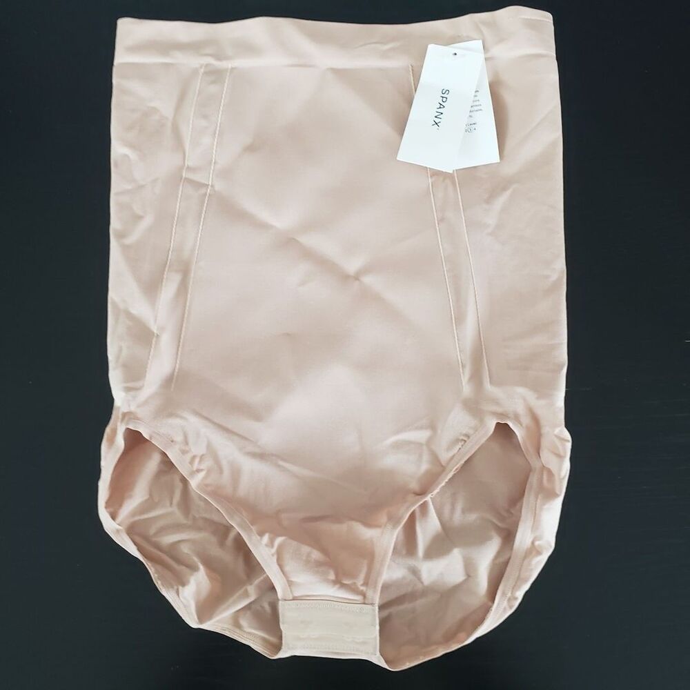 Spanx OnCore High-Waisted Brief  2-hook closure in Soft Nude L ss1815 Shapewear